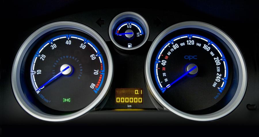  Opel Astra OPC 2006 года  (фото 11 из 44)